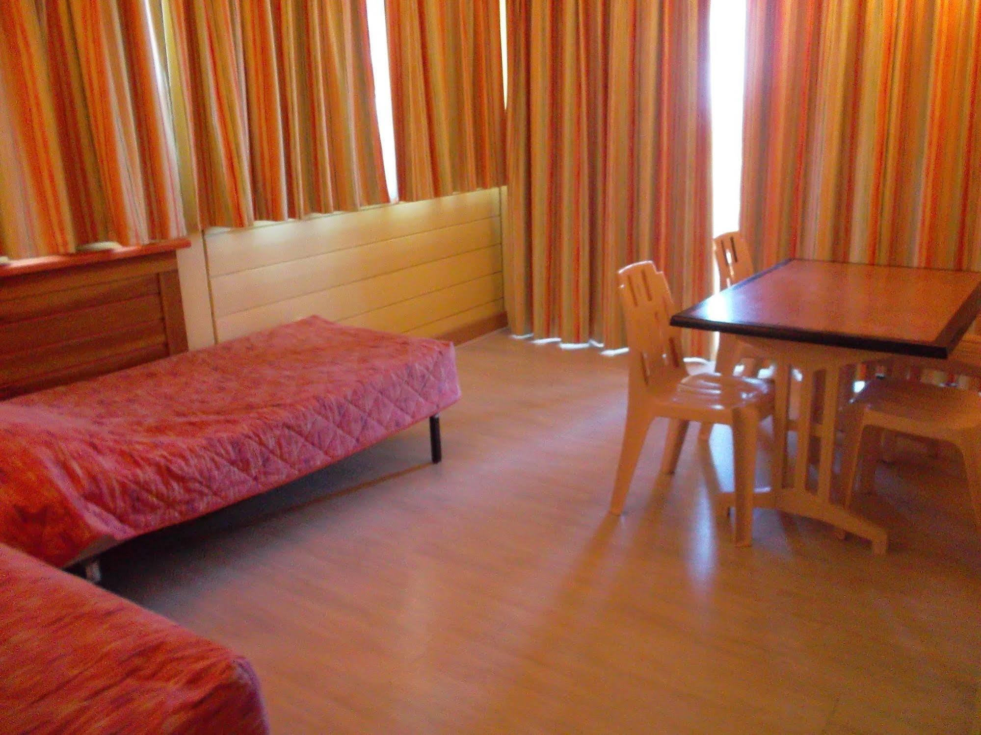 Residence Les Pins Καλβί Εξωτερικό φωτογραφία